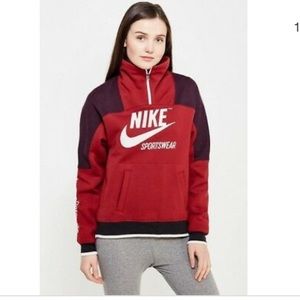 Nike women’s half zip vintage style pullover